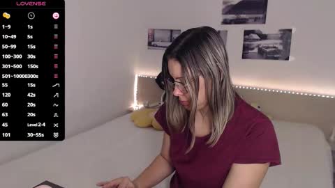 Snapshot of justmexy7 chatting on December 4, 4:55 am Julie online show from December 4, 4:55 am