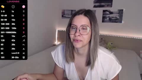 Snapshot of justmexy7 chatting on December 14, 5:24 am Julie online show from December 14, 5:24 am