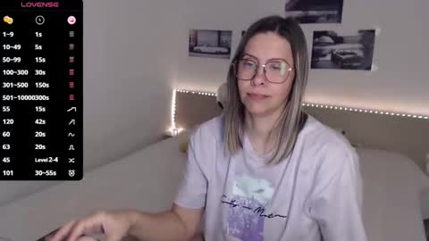 Snapshot of justmexy7 chatting on December 18, 5:13 am Julie online show from December 18, 5:13 am