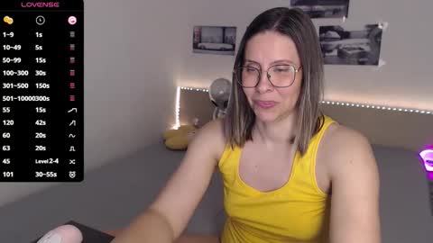 Julie online show from May 11, 4:04 pm