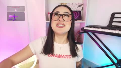 Snapshot of justonecute chatting on January 6, 12:03 am Emy online show from January 6, 12:03 am