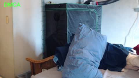 Snapshot of justonetime1 chatting on April 4, 5:32 pm Justonetime1 online show from April 4, 5:32 pm