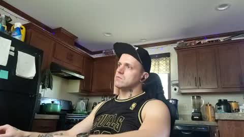 justus0624 online show from August 2, 9:35 pm