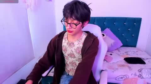 juuli_ross_ online show from March 8, 6:47 pm