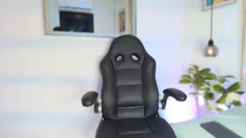 ees 3 online show from March 4, 7:54 pm