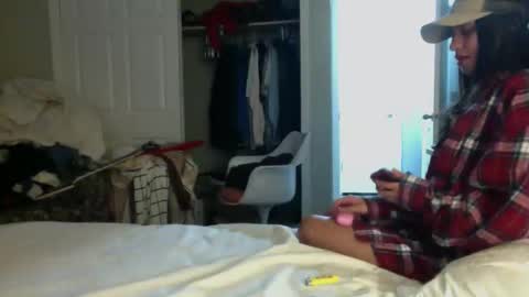 Snapshot of jwill10000 chatting on January 6, 8:45 pm J and Sugar snap pea online show from January 6, 8:45 pm