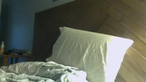 Snapshot of jwill10000 chatting on March 12, 2:07 am J and Sugar snap pea online show from March 12, 2:07 am