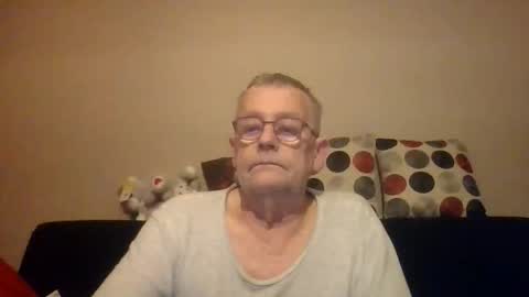 Snapshot of jyarthur01750 chatting on April 3, 1:14 am Arthur01750 online show from April 3, 1:14 am