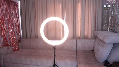 Amely online show from October 10, 3:49 am