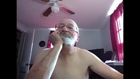 Snapshot of kabriggs136 chatting on April 16, 10:12 pm kabriggs136 online show from April 16, 10:12 pm