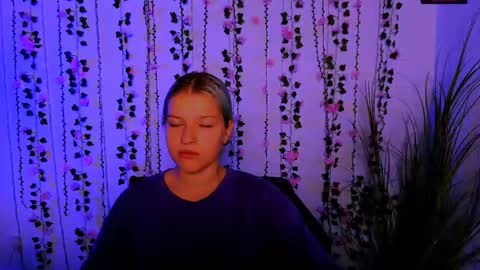 kaela_spell_ online show from September 18, 5:31 am