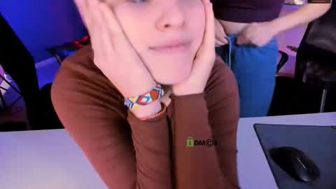 Snapshot of kaela_spell_ chatting on March 6, 9:50 am kaela_spell_ online show from March 6, 9:50 am