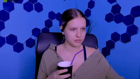 Snapshot of kaela_spell_ chatting on March 26, 9:48 am kaela_spell_ online show from March 26, 9:48 am
