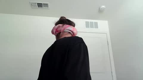 kaelagreen online show from April 7, 11:26 pm