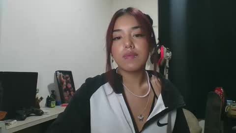 KAHELIINDEPENDENT MODEL online show from October 22, 10:20 pm