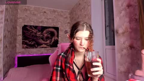 Snapshot of kai_and_gerda636 chatting on January 26, 7:31 pm kai_and_gerda636 online show from January 26, 7:31 pm