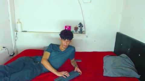KAI  LIAM online show from May 11, 4:04 pm