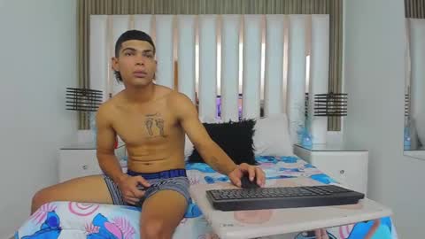 Snapshot of kailinandrihky chatting on October 17, 8:00 pm KailinANDrihky online show from October 17, 8:00 pm