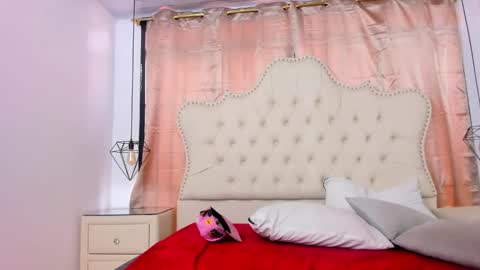 Snapshot of kailinandrihky chatting on October 25, 2:13 pm KailinANDrihky online show from October 25, 2:13 pm