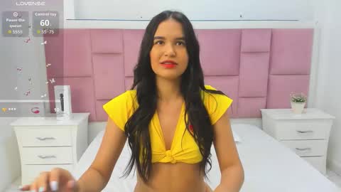 kelly online show from November 2, 11:12 am