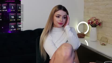 Kailyn online show from December 6, 10:30 pm