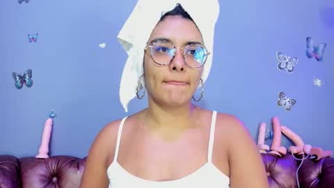 kaira_mosse_ online show from November 2, 9:44 am