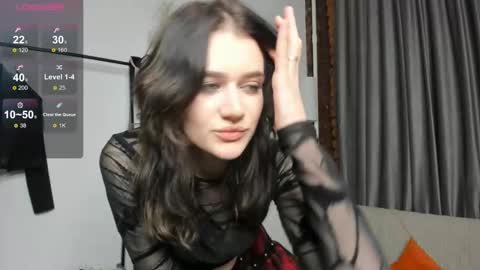 Snapshot of kairlune chatting on November 1, 9:17 pm Eshley online show from November 1, 9:17 pm