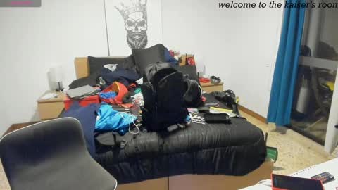 Snapshot of kaiser679 chatting on December 27, 10:23 am kaiser679 online show from December 27, 10:23 am