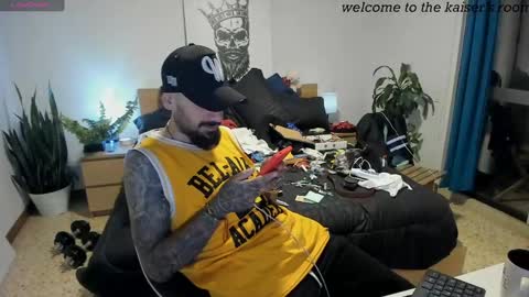 Snapshot of kaiser679 chatting on December 31, 12:00 am kaiser679 online show from December 31, 12:00 am