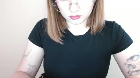 Kaitlin online show from March 3, 12:11 pm