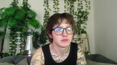 Snapshot of kaitonyan chatting on April 2, 11:57 pm kaitonyan online show from April 2, 11:57 pm