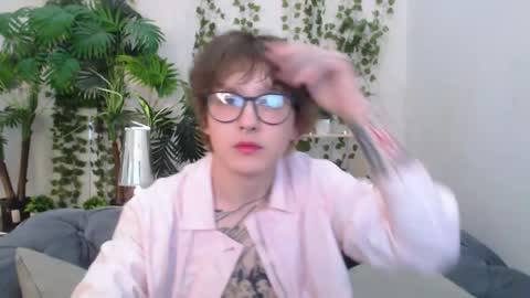 Snapshot of kaitonyan chatting on April 4, 12:09 am kaitonyan online show from April 4, 12:09 am