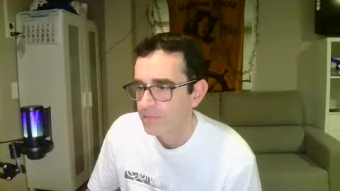 Snapshot of kalem48 chatting on December 20, 11:05 pm MusicMen49 online show from December 20, 11:05 pm