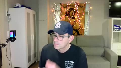 Snapshot of kalem48 chatting on March 4, 1:34 am MusicMen49 online show from March 4, 1:34 am