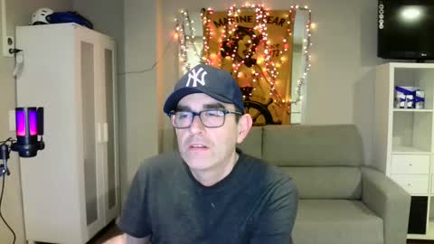 Snapshot of kalem48 chatting on March 5, 11:05 pm MusicMen49 online show from March 5, 11:05 pm