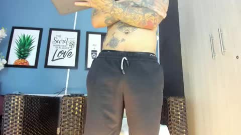 Snapshot of kaletattoos chatting on November 18, 11:03 am Kale online show from November 18, 11:03 am