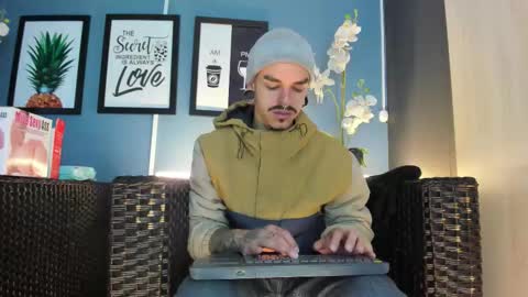 Snapshot of kaletattoos chatting on November 26, 11:11 am Kale online show from November 26, 11:11 am