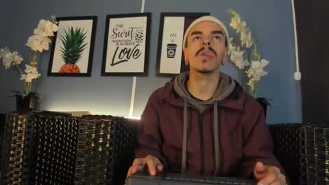 Snapshot of kaletattoos chatting on December 20, 11:17 am Kale online show from December 20, 11:17 am