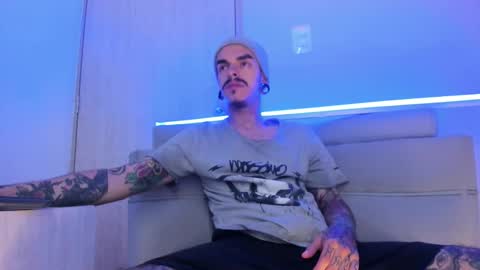 Snapshot of kaletattoos chatting on December 21, 1:29 pm Kale online show from December 21, 1:29 pm