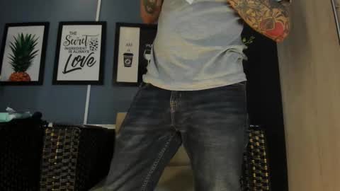 Snapshot of kaletattoos chatting on January 6, 11:03 am Kale online show from January 6, 11:03 am