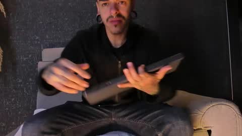 Snapshot of kaletattoos chatting on February 3, 11:15 am Kale online show from February 3, 11:15 am