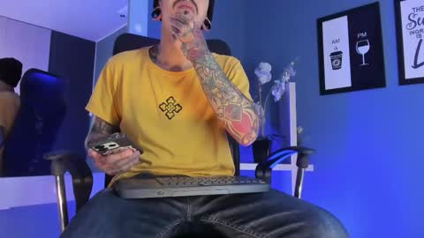 Snapshot of kaletattoos chatting on February 8, 12:08 pm Kale online show from February 8, 12:08 pm