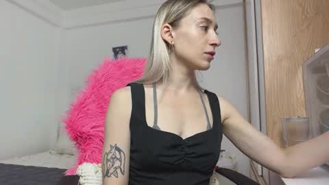 Snapshot of kali_the_goddess chatting on October 14, 7:09 am kali_the_goddess online show from October 14, 7:09 am