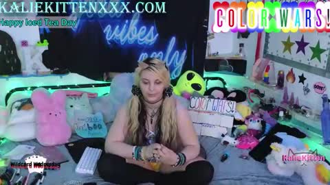 Snapshot of kaliekitten chatting on June 11, 12:32 am KalieKitten online show from June 11, 12:32 am