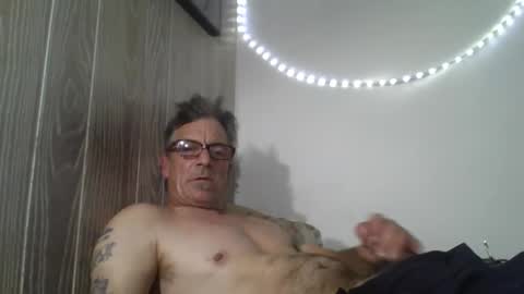 Snapshot of kalifornia91666 chatting on December 20, 3:57 am kalifornia91666 online show from December 20, 3:57 am