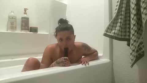 Snapshot of kalinature chatting on January 18, 4:38 am kalinature online show from January 18, 4:38 am