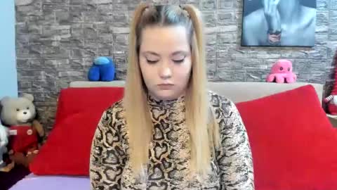 kalindahot online show from November 19, 7:03 pm