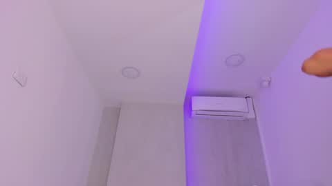 Carolina   online show from January 17, 9:17 pm