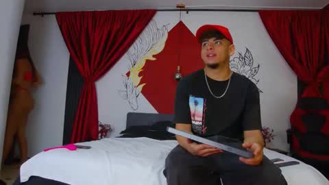 Snapshot of kamie_sebasdolce chatting on December 16, 12:10 pm Kamie Sebas Dolce online show from December 16, 12:10 pm