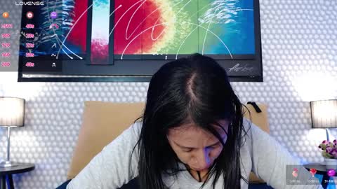 Snapshot of kamila_gh chatting on April 7, 8:09 pm Kami online show from April 7, 8:09 pm